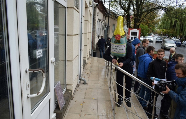 В Закарпатской обл. пикетировали венгерское консульство